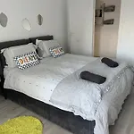 Paisible Apartment Clichy