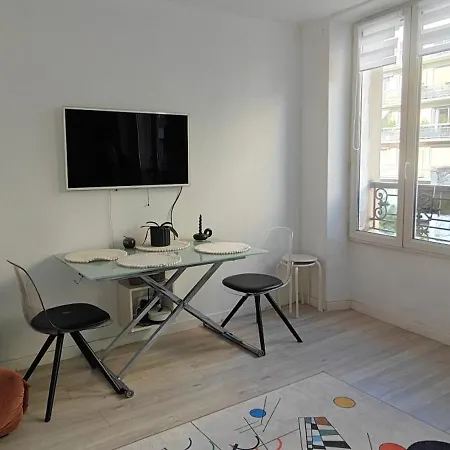 Paisible Apartment Clichy